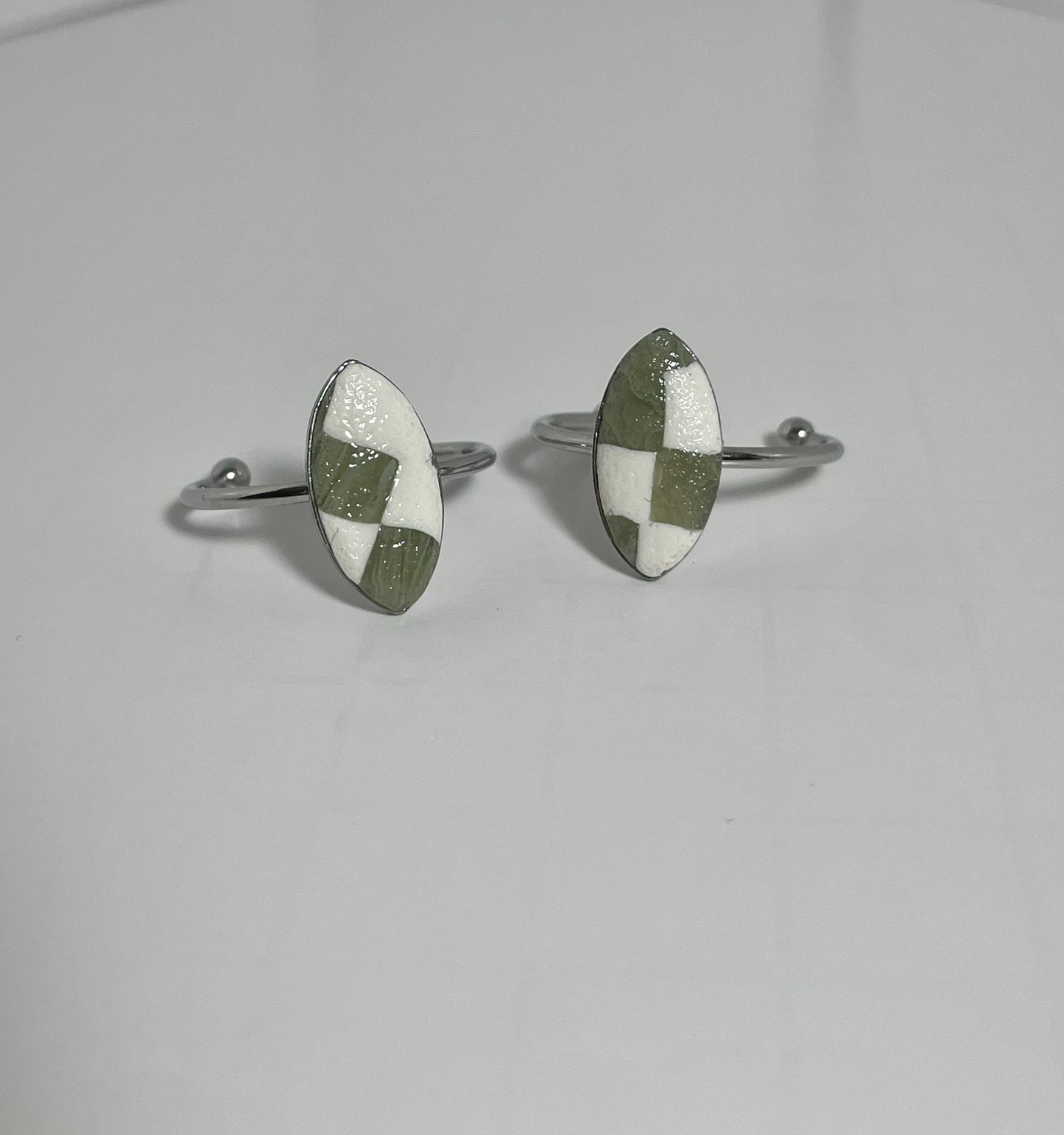 Checkered Almond Rings