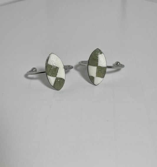 Checkered Almond Rings